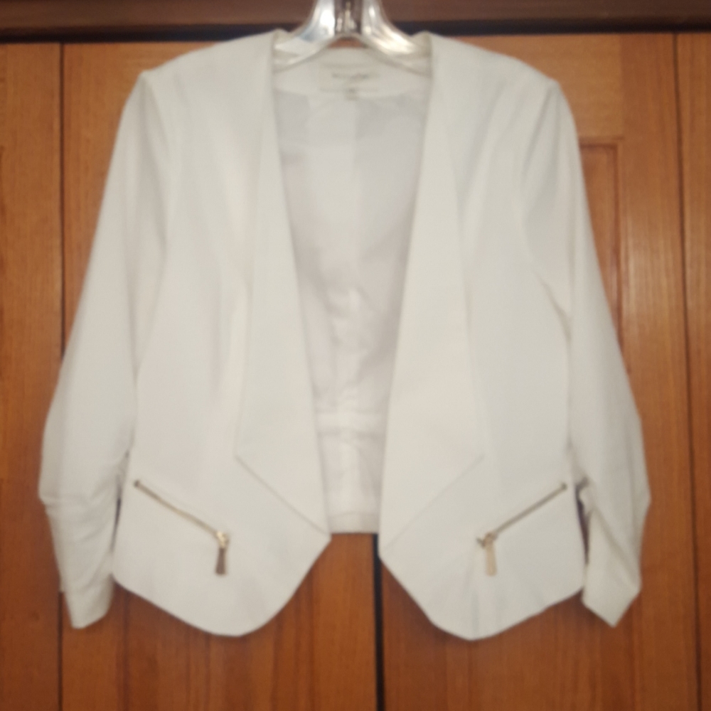 MEZZANINE WHITE 3/4 SLEEVE JACKET  - WORN ONCE